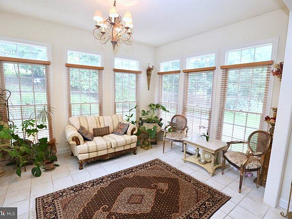 3rd image of 4488 Arniel Pl