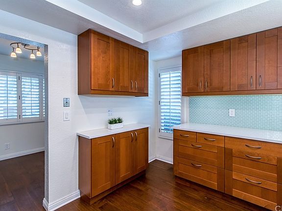4th image of 2 Rosewood