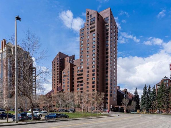 500 N Eau Claire Ave SW #1002A, Calgary, AB T2P 3R8