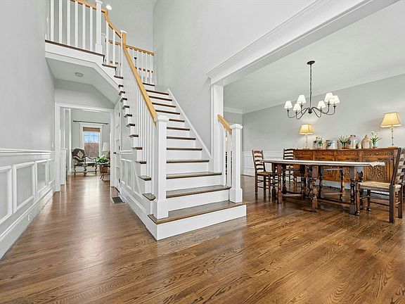 3rd image of 93 Magill Dr