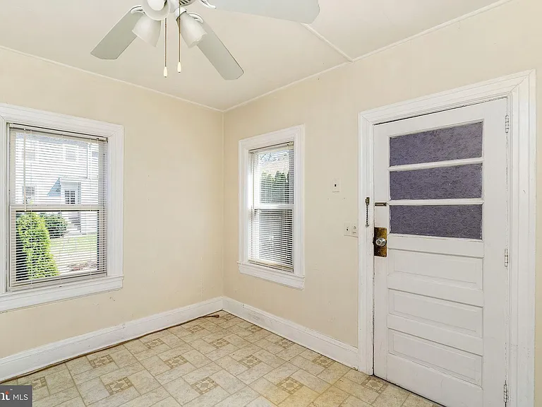 69 Pine St #1 — Photo 2