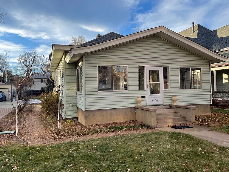 The home is within walking distance to Roosevelt and Thompson Parks and Longmont's historic downtown.