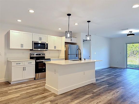 3rd image of 2715 GISELA RD