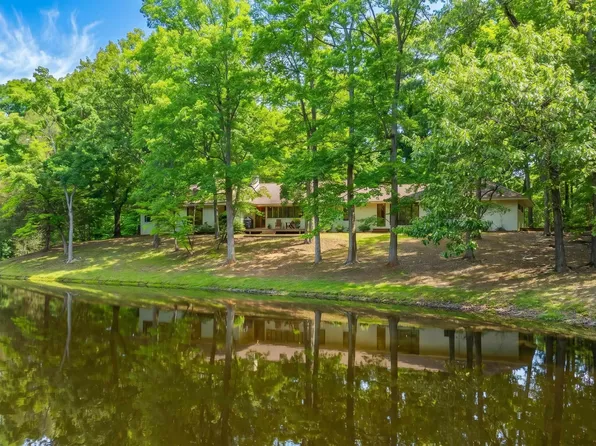 150 Four Foxes Ln, Chapin, SC 29036