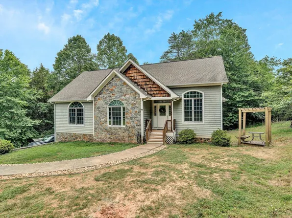 74 Saint Augustine Rd, Wirtz, VA 24184