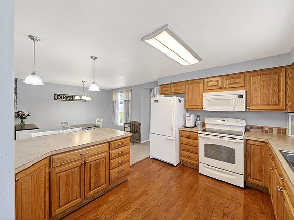 3rd image of 2603 N Road 56