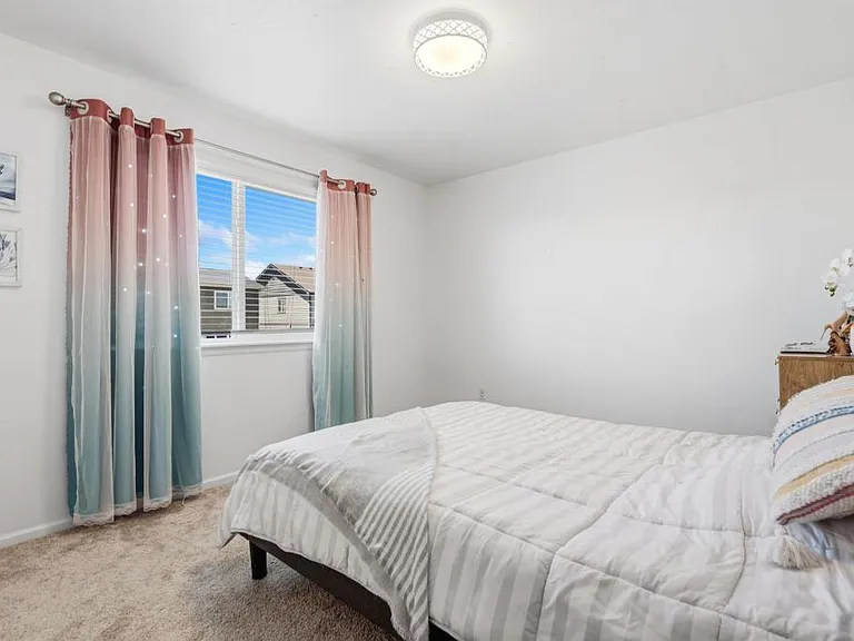 5576 Bexley Dr — Photo 12