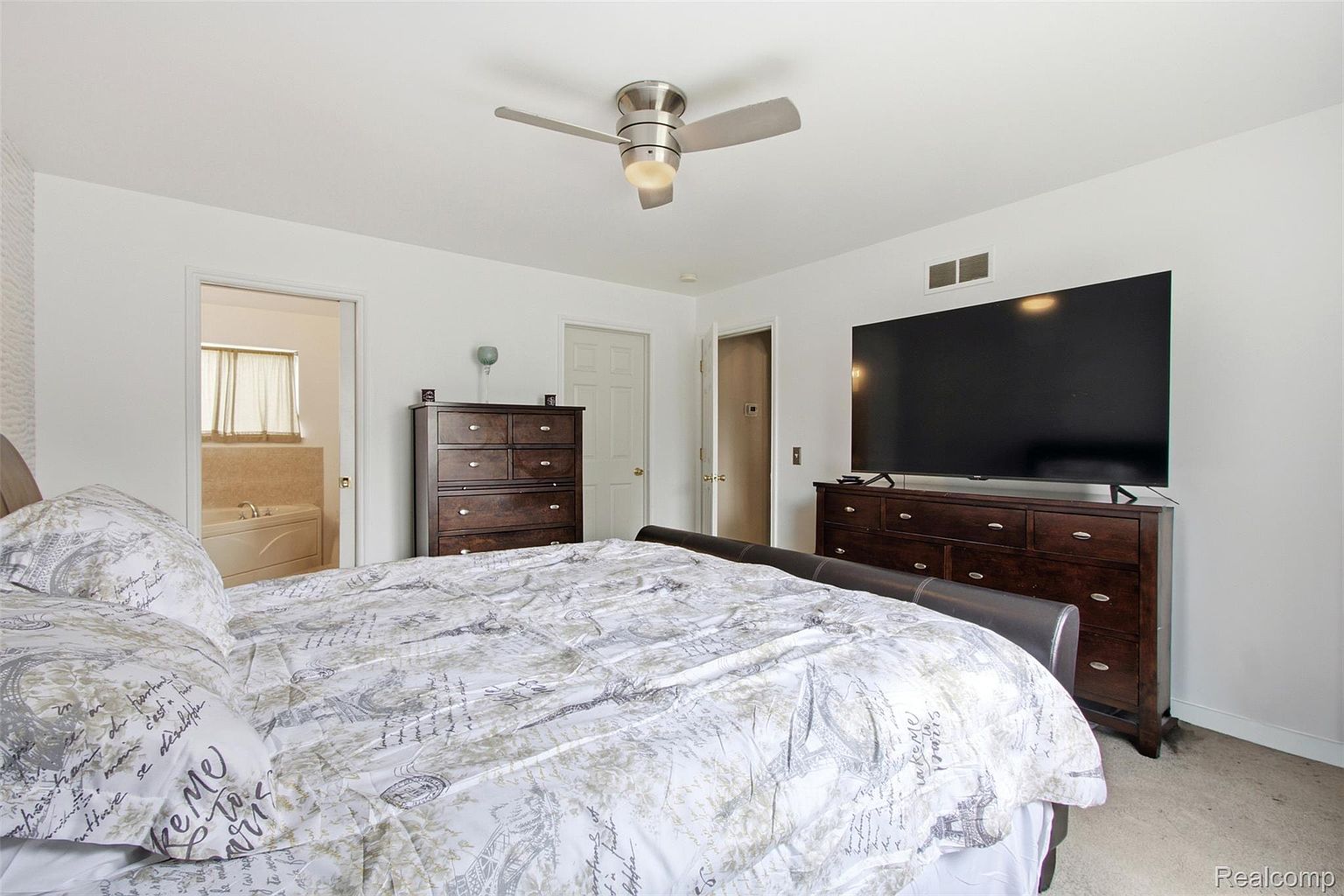 15770 E Forteen Mile Rd, photo 14