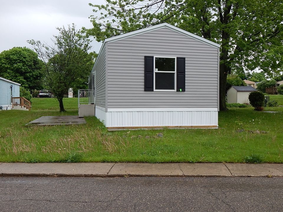 1st image of 8 Starling Hill Dr