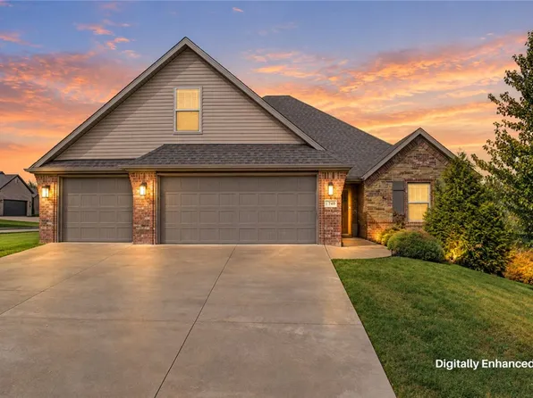 Abbey Ln, Centerton, AR 72719