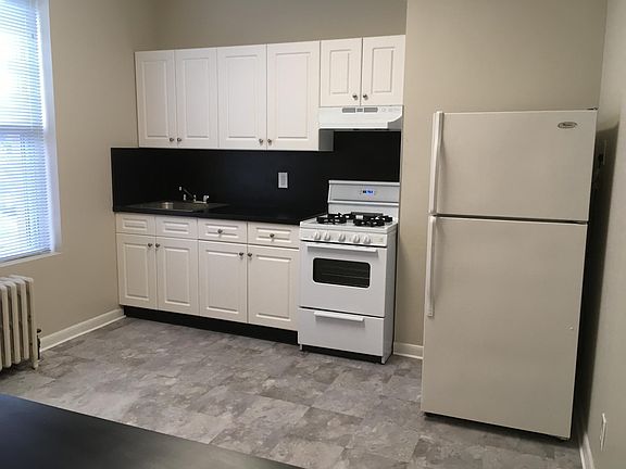 4th image of 61-25 Flushing Ave #3F
