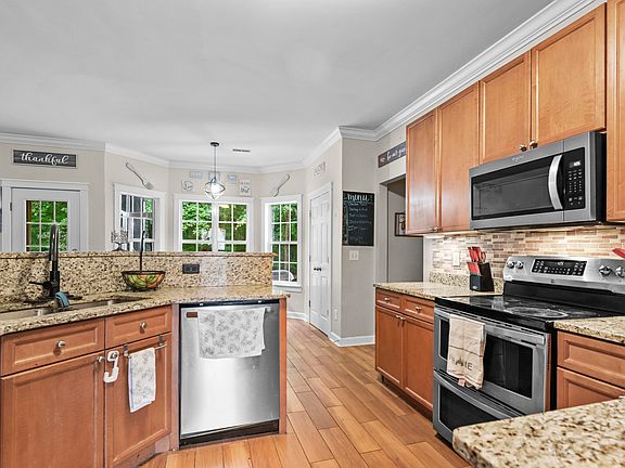 5th image of 107 Curico Ln
