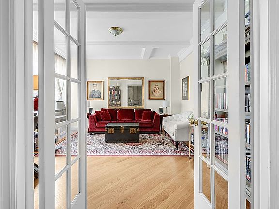 2nd image of 240 W 98th St APT 10G