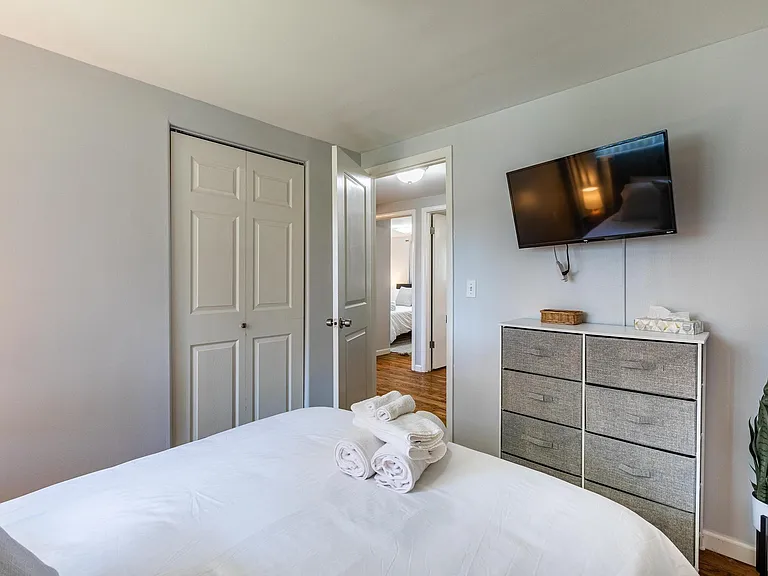 8743 Leslie Dr — Photo 25
