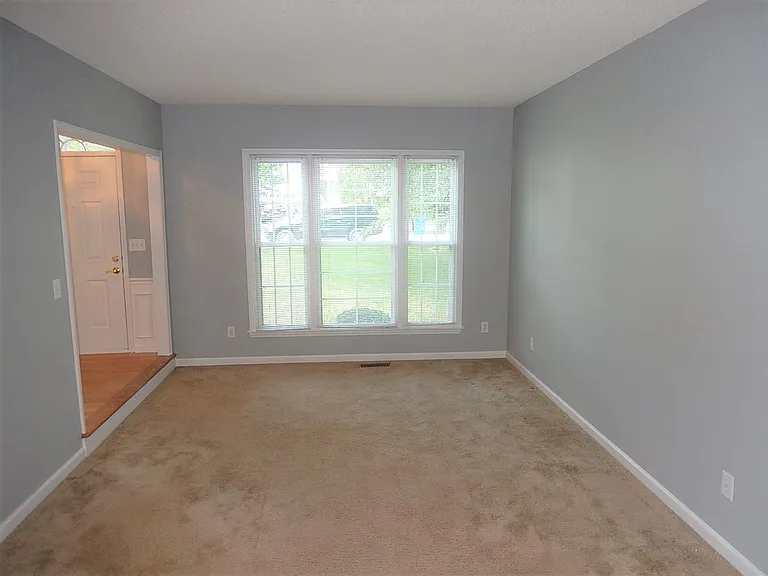 9801 Goodrum Ct — Photo 7