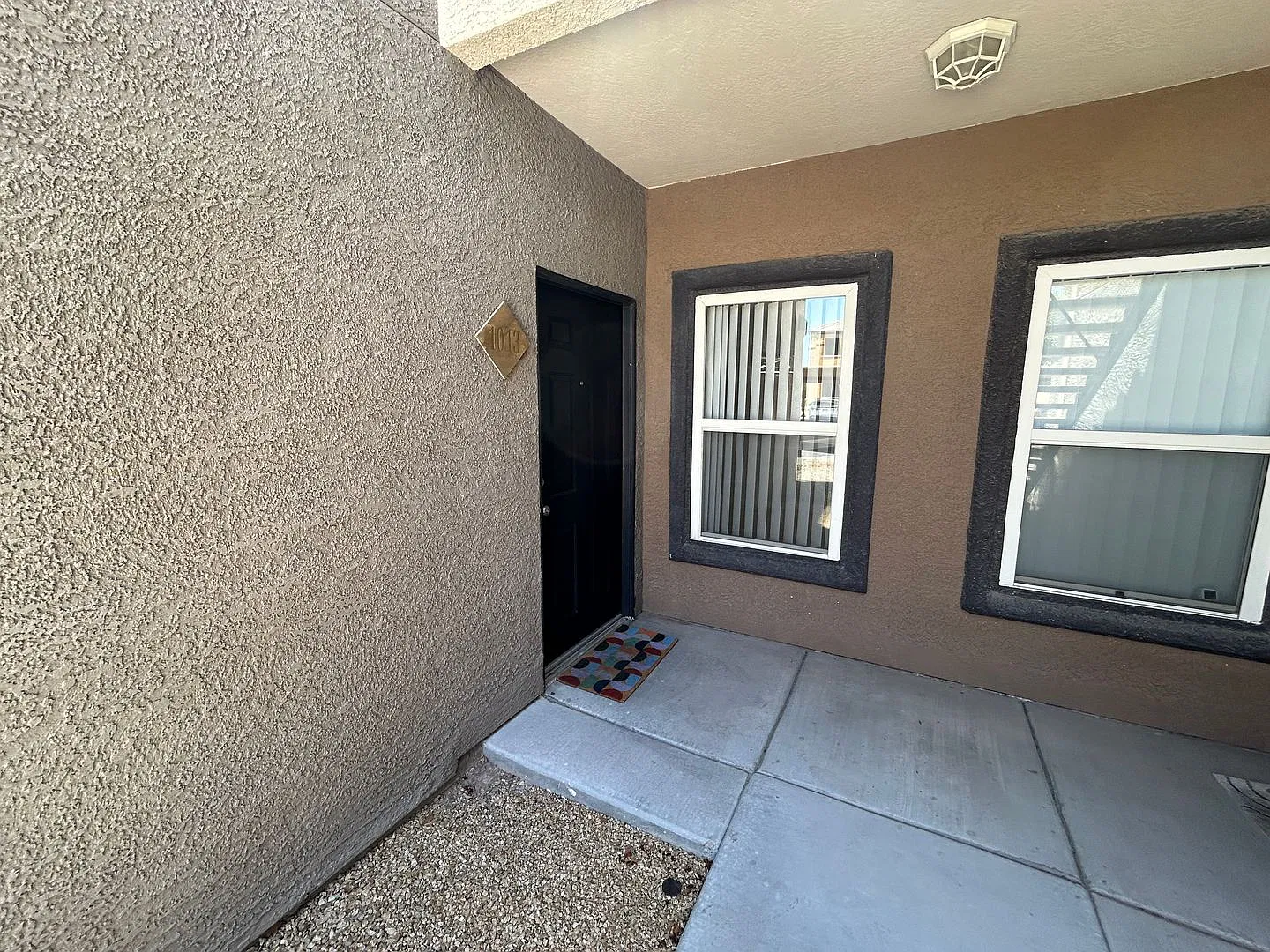 Updated 1 bedroom condo — Photo 2