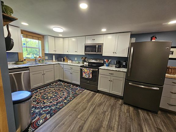 5th image of 662 Temple Road