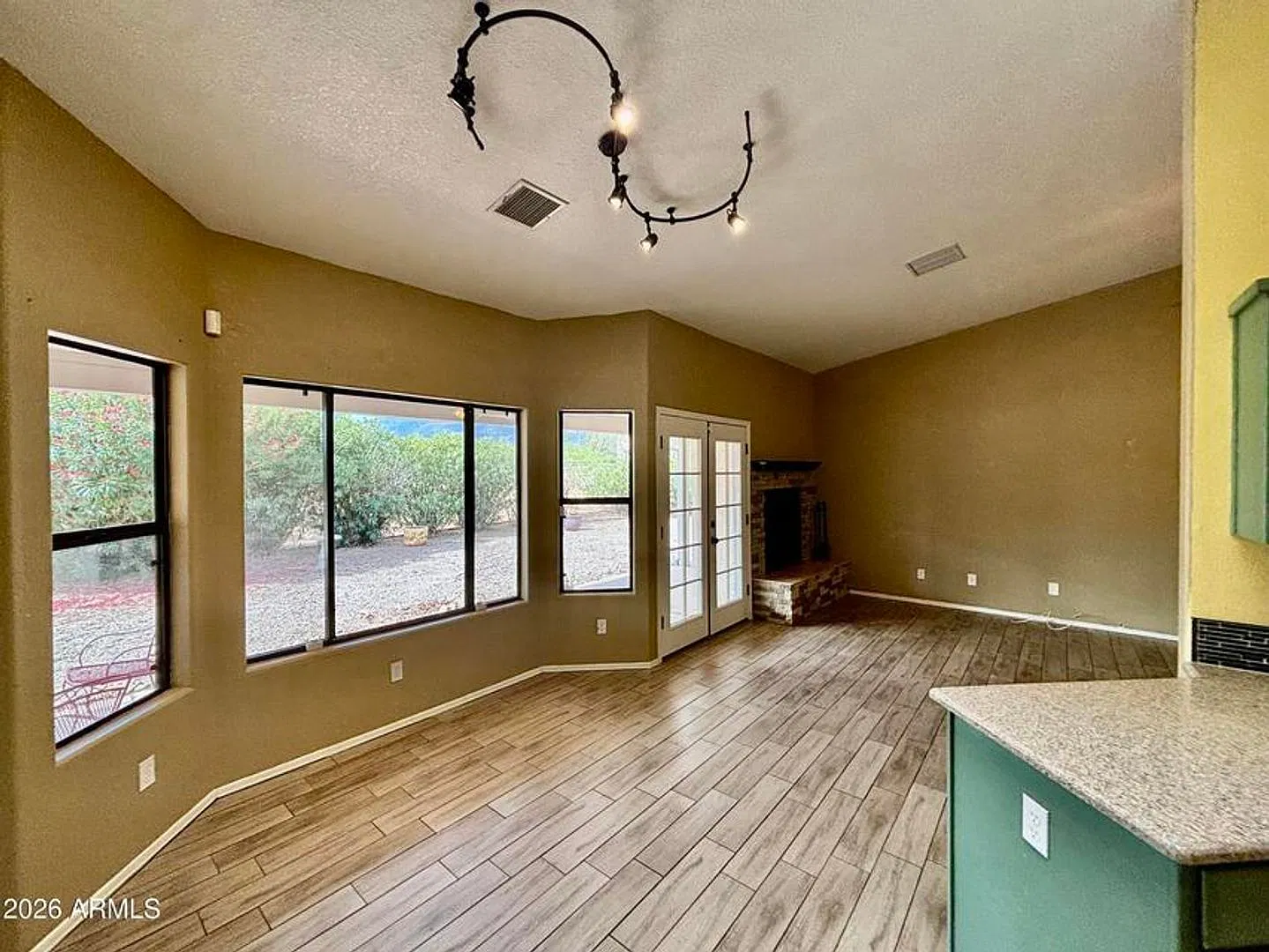 3 bedroom home with solar in highly desirable location — Photo 4