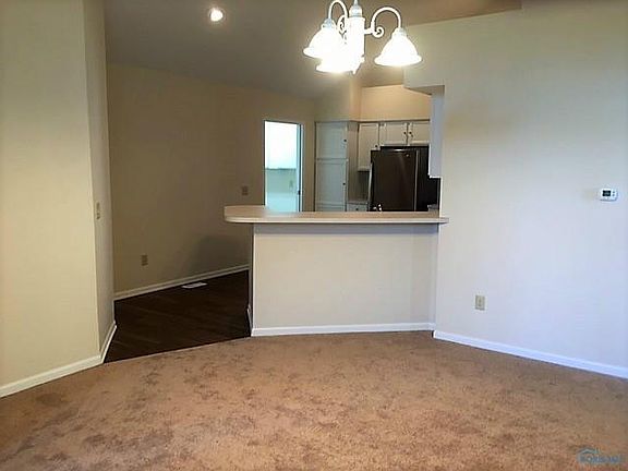 4th image of 164 Summerfield Blvd