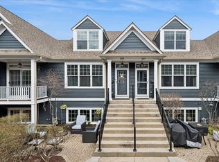 225 5th St, Libertyville, IL 60048
