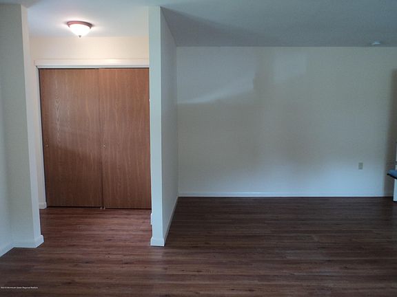 5th image of 30A Easton Dr #61