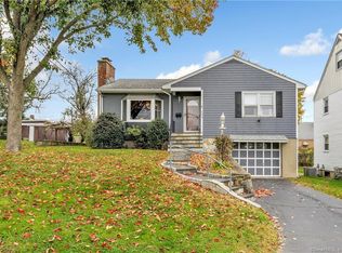 242 Greenfield Dr, Bridgeport, CT 06606