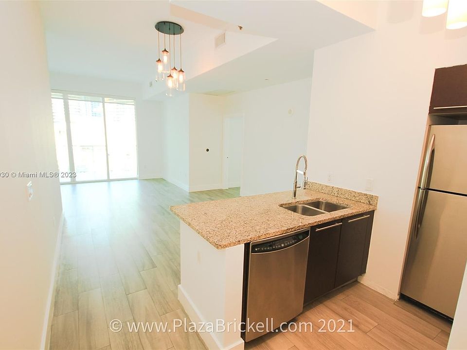 1st image of 950 Brickell Bay Dr APT 900