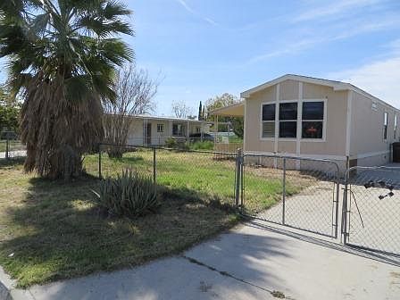 2nd image of 25333 Wanda Ln