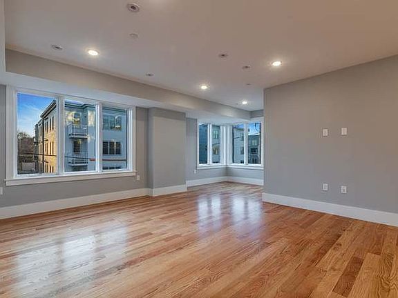 3rd image of 150 Hancock St #203
