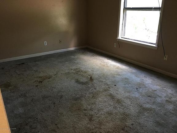 4th image of 8573 Lake Shore Dr W