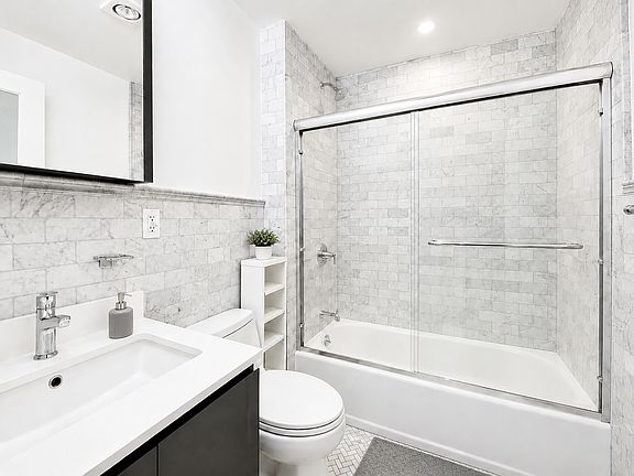 4th image of 349 E 52nd St APT 2F