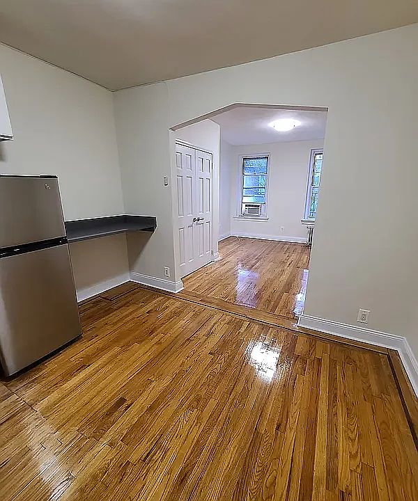 1st image of 325 E 48th St APT 4C
