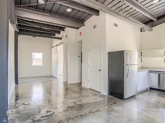 4th image of 728 Desire St #A