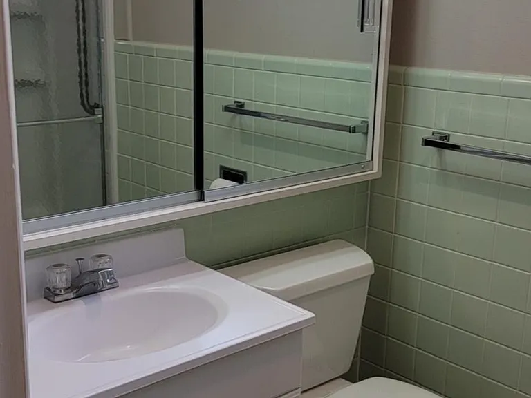 240 Country Club Blvd #B — Photo 13
