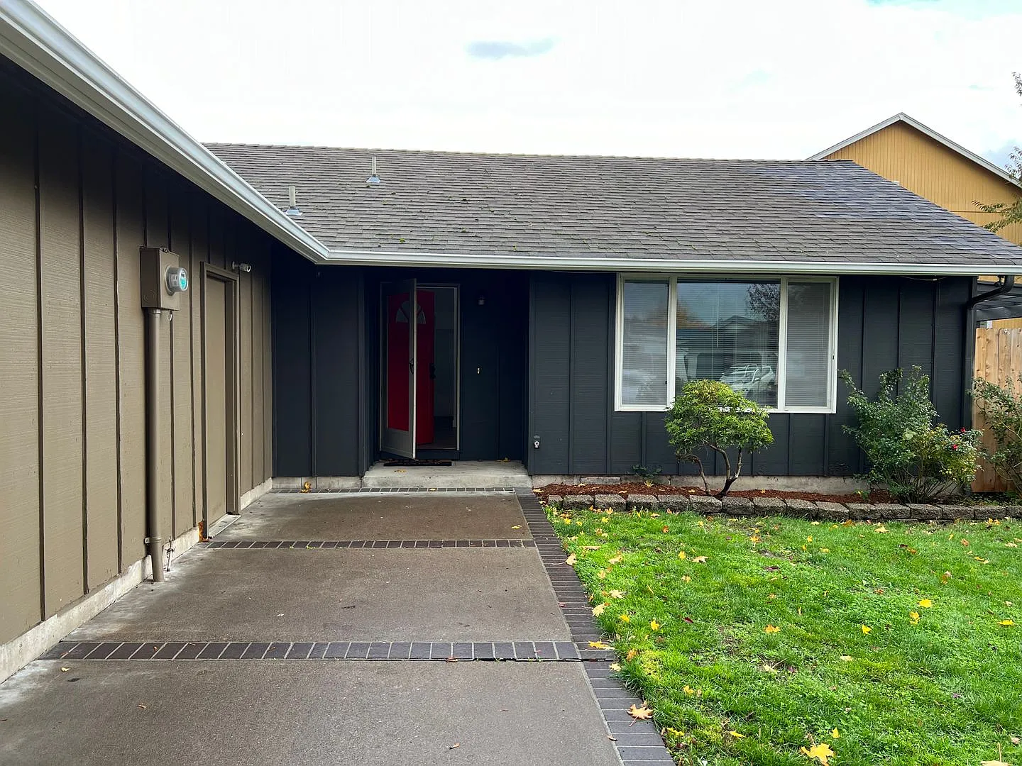 Beautiful 3 bedroom 2 bath house in Eugene! — Photo 2