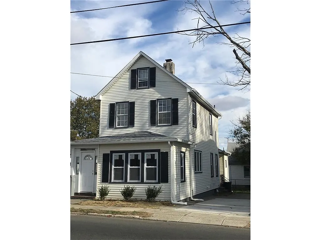 157 Prospect St photo 1