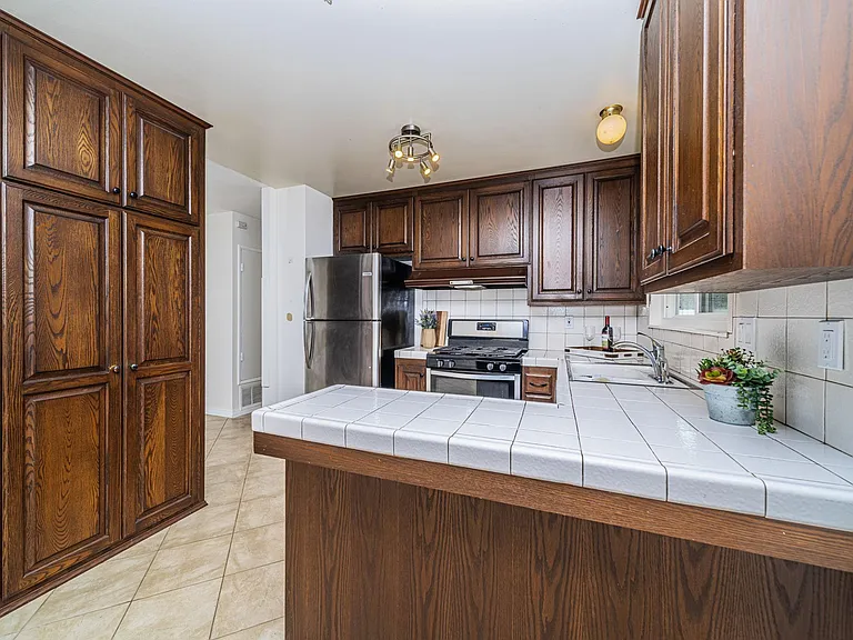 3747 Millikin Ave — Photo 7