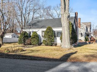 26 Grove St, Chelmsford, MA 01824