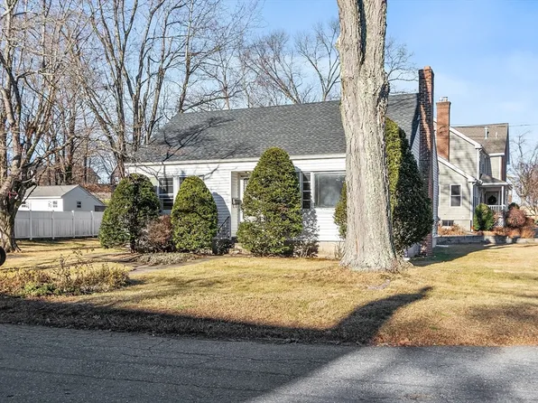 26 Grove St, Chelmsford, MA 01824
