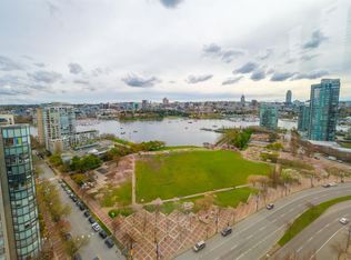 289 Drake St #2202, Vancouver, BC V6B5Z5