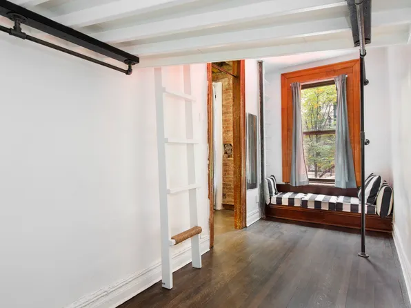 181 Thompson Street image 3 of 4