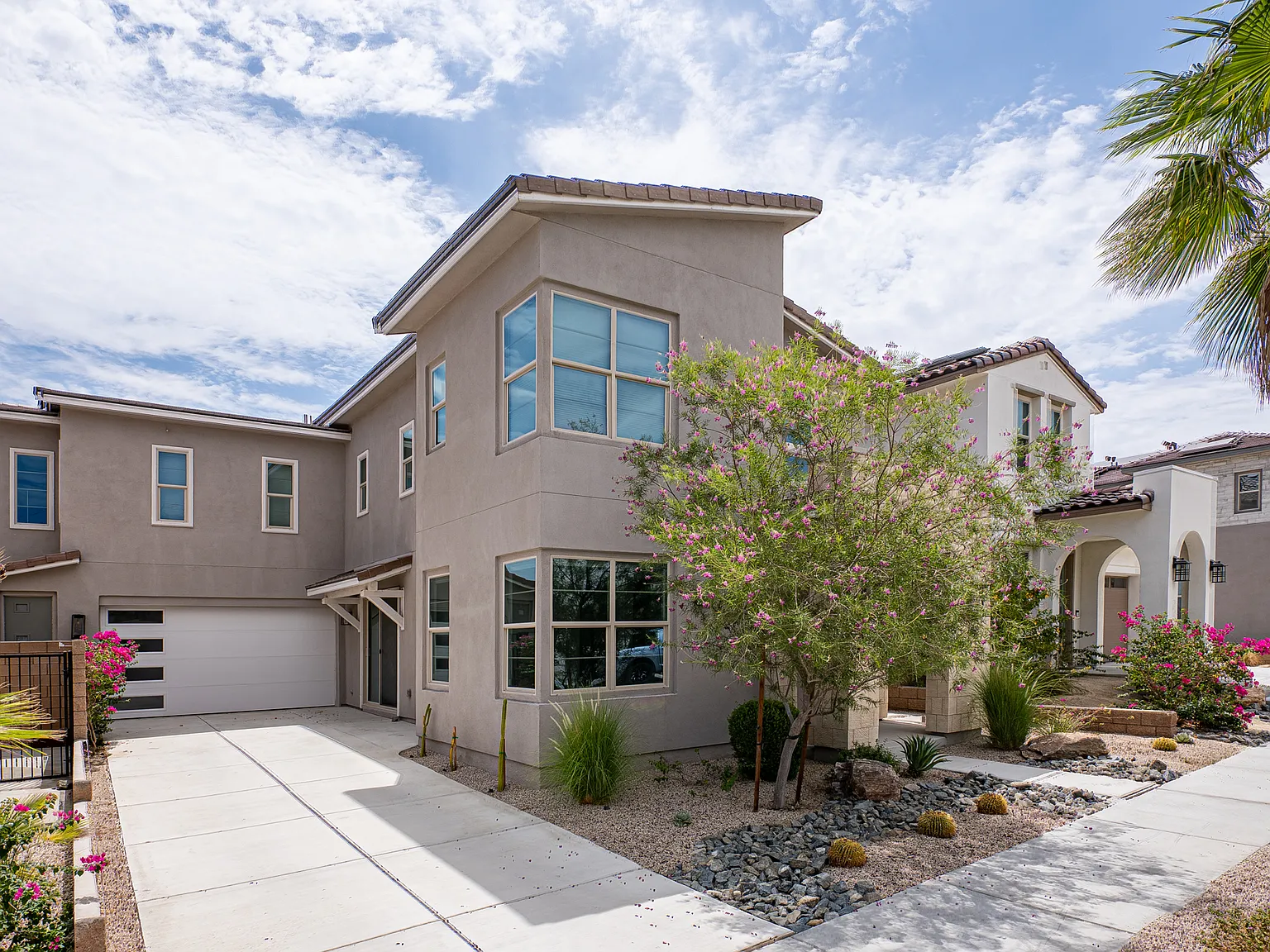 4 bed, 2343 sqft, $4,800 — Photo 1