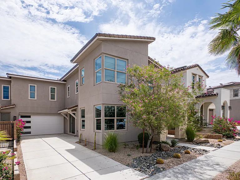 35830 McCarthy St — Photo 1