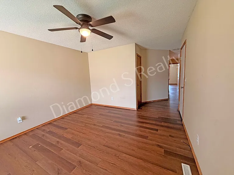 1413 W Rainey St — Photo 3