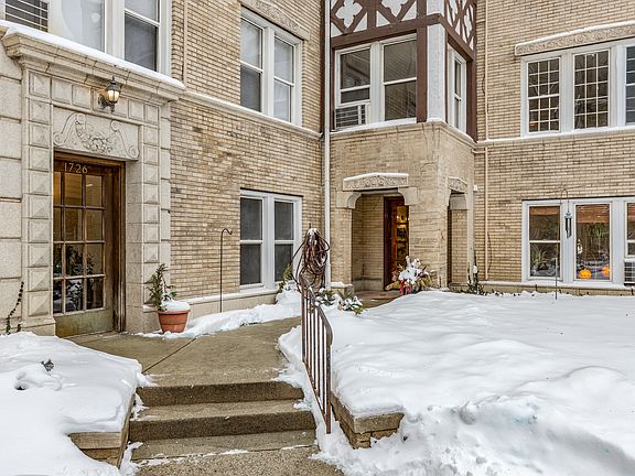 3rd image of 1724 W Estes Ave