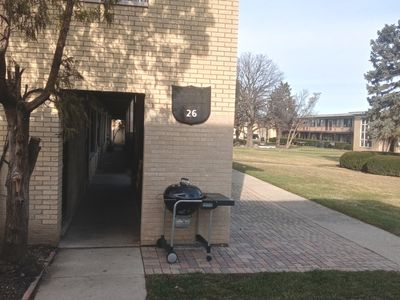 26 King Arthur Ct APT 10, Melrose Park, IL, 60164