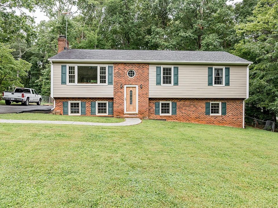 1st image of 212 Goldfinch Dr