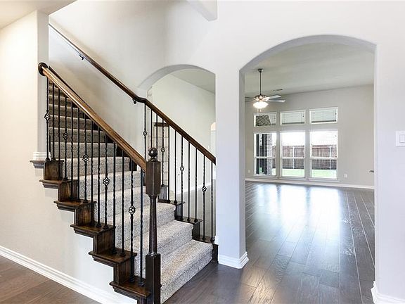 4th image of 801 Meryton Ct