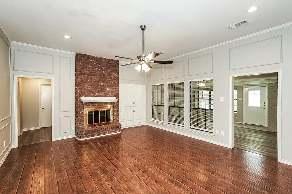 3 bed, 2.0 bath, 2235 sqft, $2,550 — Photo 3