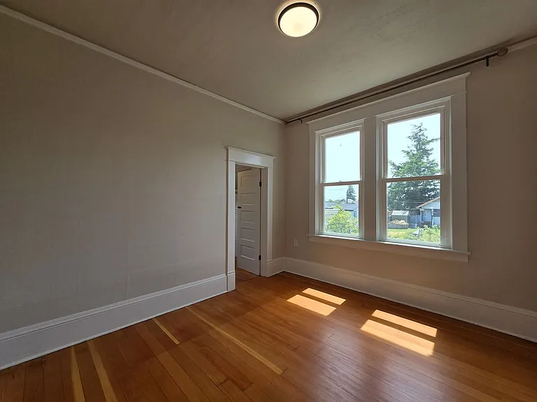 1631 Oakes Ave — Photo 15